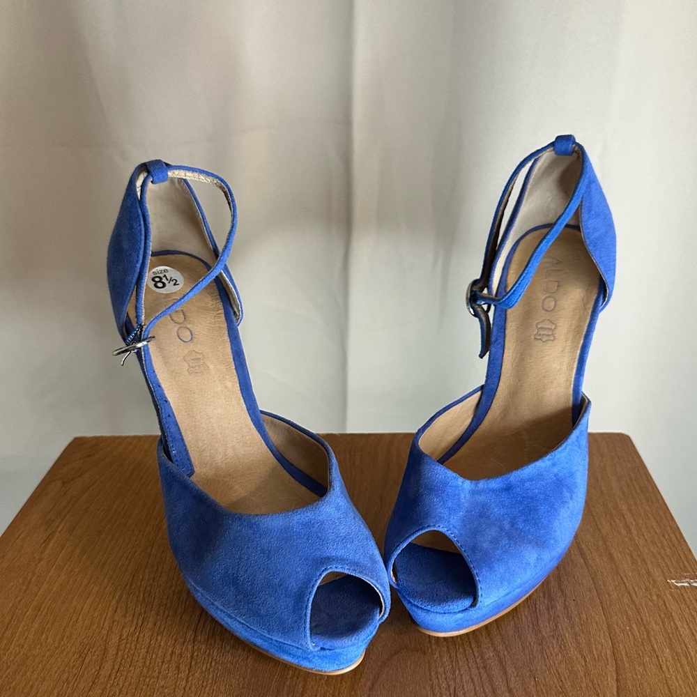 Aldo Blue Suede Open toe Ankle Strap Platform Heels size 8 1/2